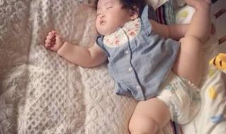孩子没睡着老公侧身做